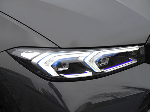 BMW 3 Serie Touring 330e 292PK / M-Sport / Individual / Laser / Harman Kardon / 2022