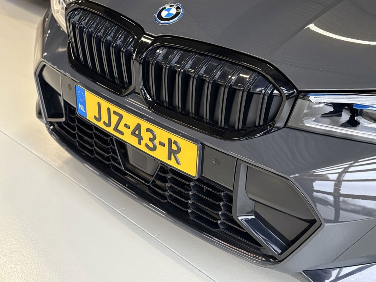 BMW 3 Serie Touring 330e 292PK / M-Sport / Individual / Laser / Harman Kardon / 2022