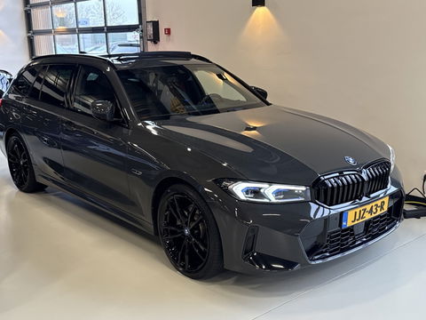 BMW 3 Serie Touring 330e 292PK / M-Sport / Individual / Laser / Harman Kardon / 2022