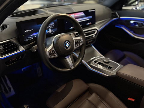 BMW 3 Serie Touring 330e 292PK / M-Sport / Individual / Laser / Harman Kardon / 2022