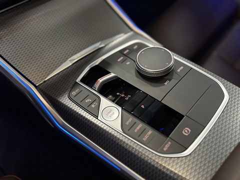 BMW 3 Serie Touring 330e 292PK / M-Sport / Individual / Laser / Harman Kardon / 2022