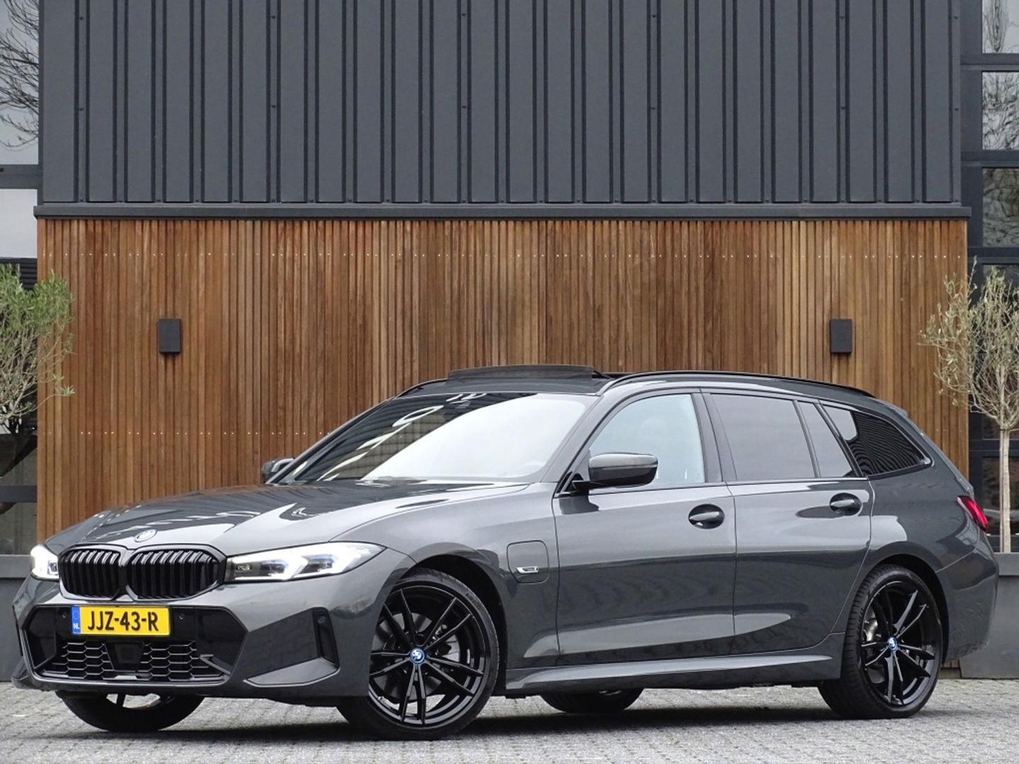 BMW 3 Serie Touring 330e 292PK / M-Sport / Individual / Laser / Harman Kardon / 2022