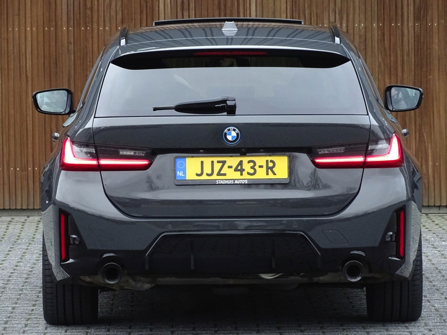 BMW 3 Serie Touring 330e 292PK / M-Sport / Individual / Laser / Harman Kardon / 2022