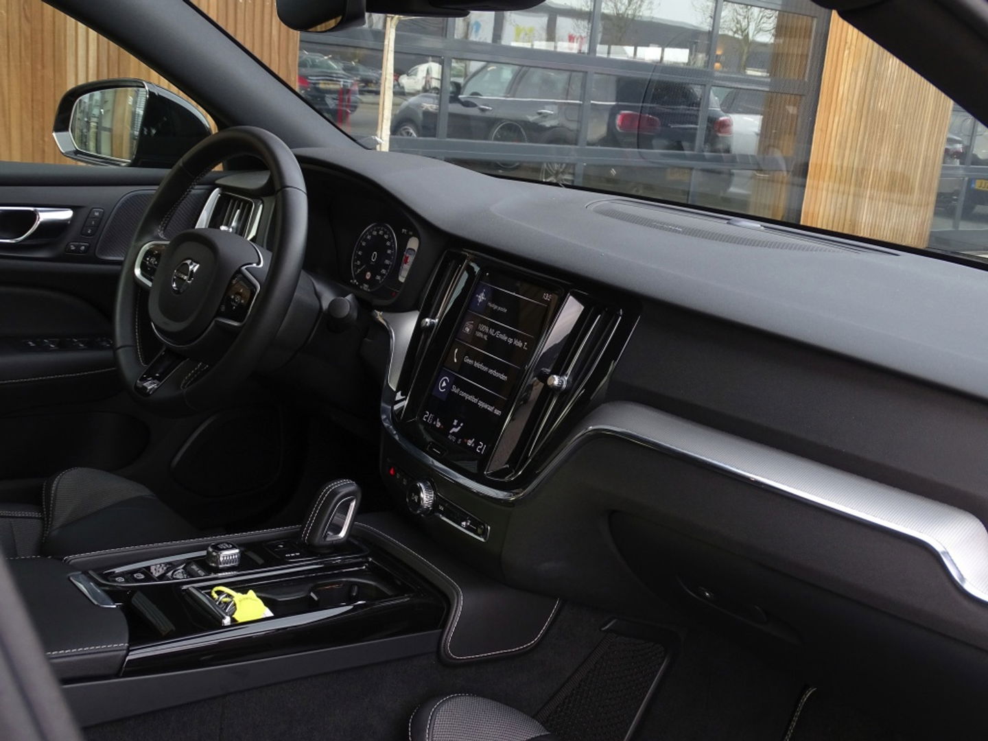 Volvo S60 T8 392PK AWD / R-design / ACC / Harman Kardon / LED