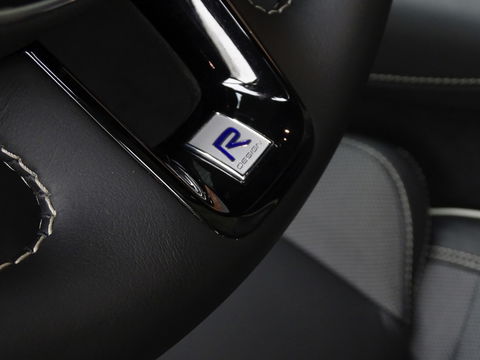 Volvo S60 T8 392PK AWD / R-design / ACC / Harman Kardon / LED