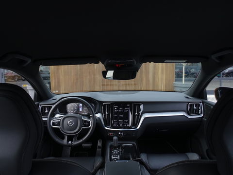 Volvo S60 T8 392PK AWD / R-design / ACC / Harman Kardon / LED