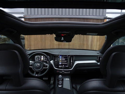 Volvo XC60 T8 408PK AWD / R-Design / LED