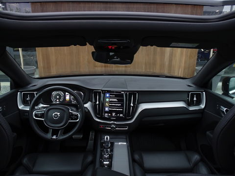 Volvo XC60 T8 408PK AWD / R-Design / LED