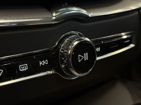 Volvo XC60 T8 408PK AWD / R-Design / LED