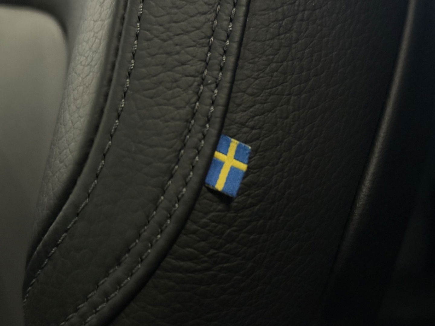 Volvo XC60 T8 408PK AWD / R-Design / LED