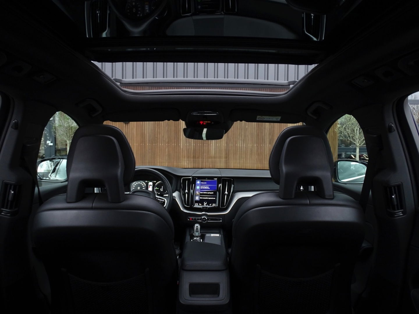 Volvo XC60 T8 408PK AWD / R-Design / LED