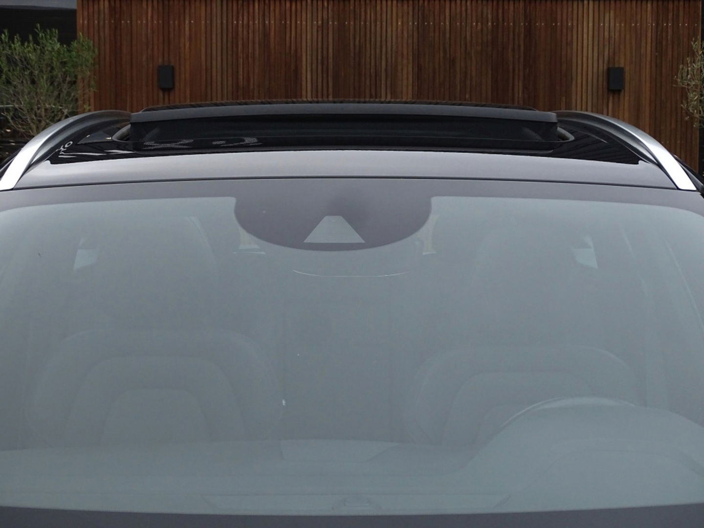 Volvo XC60 T8 408PK AWD / R-Design / LED