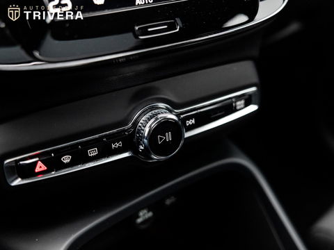 Volvo XC40 1.5 T5 l Recharge Inscription l Pano l Hybrid l Trekhaak