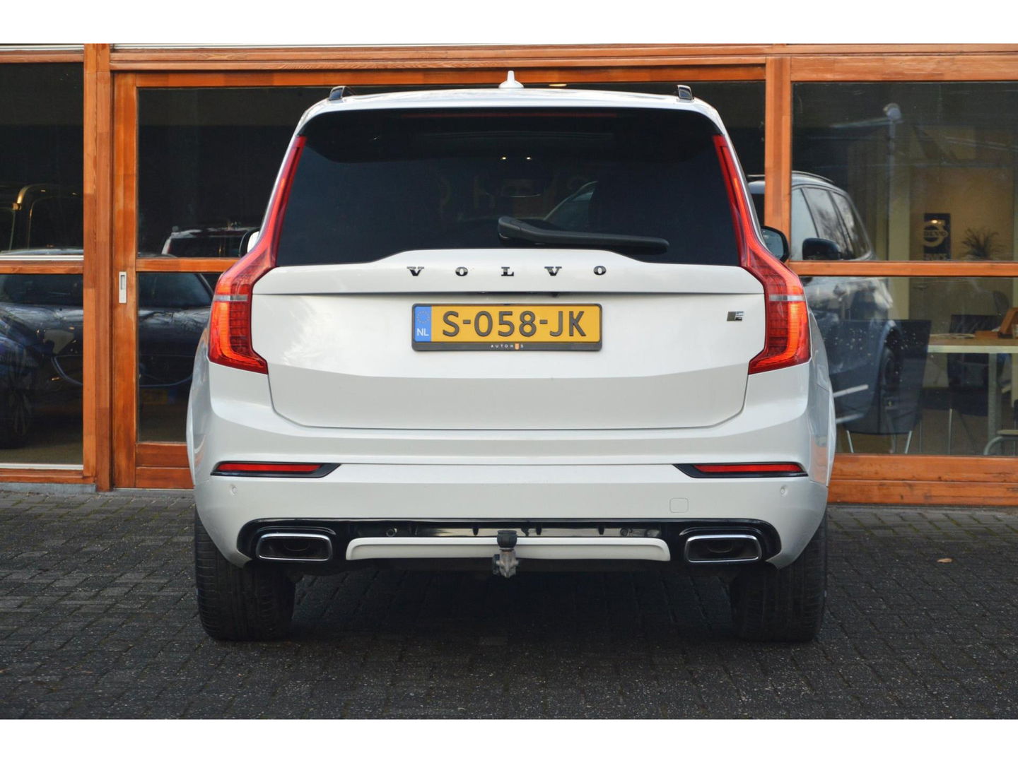 Volvo XC90 T8 Hybride R-Design | Carbon interieur | Massage stoelen | Panoramadak | 360 Camera | Head-Up Display |