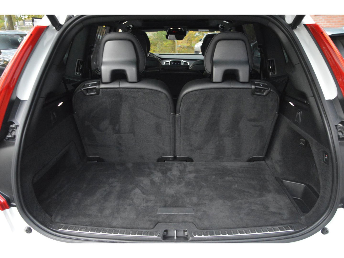 Volvo XC90 T8 Hybride R-Design | Carbon interieur | Massage stoelen | Panoramadak | 360 Camera | Head-Up Display |