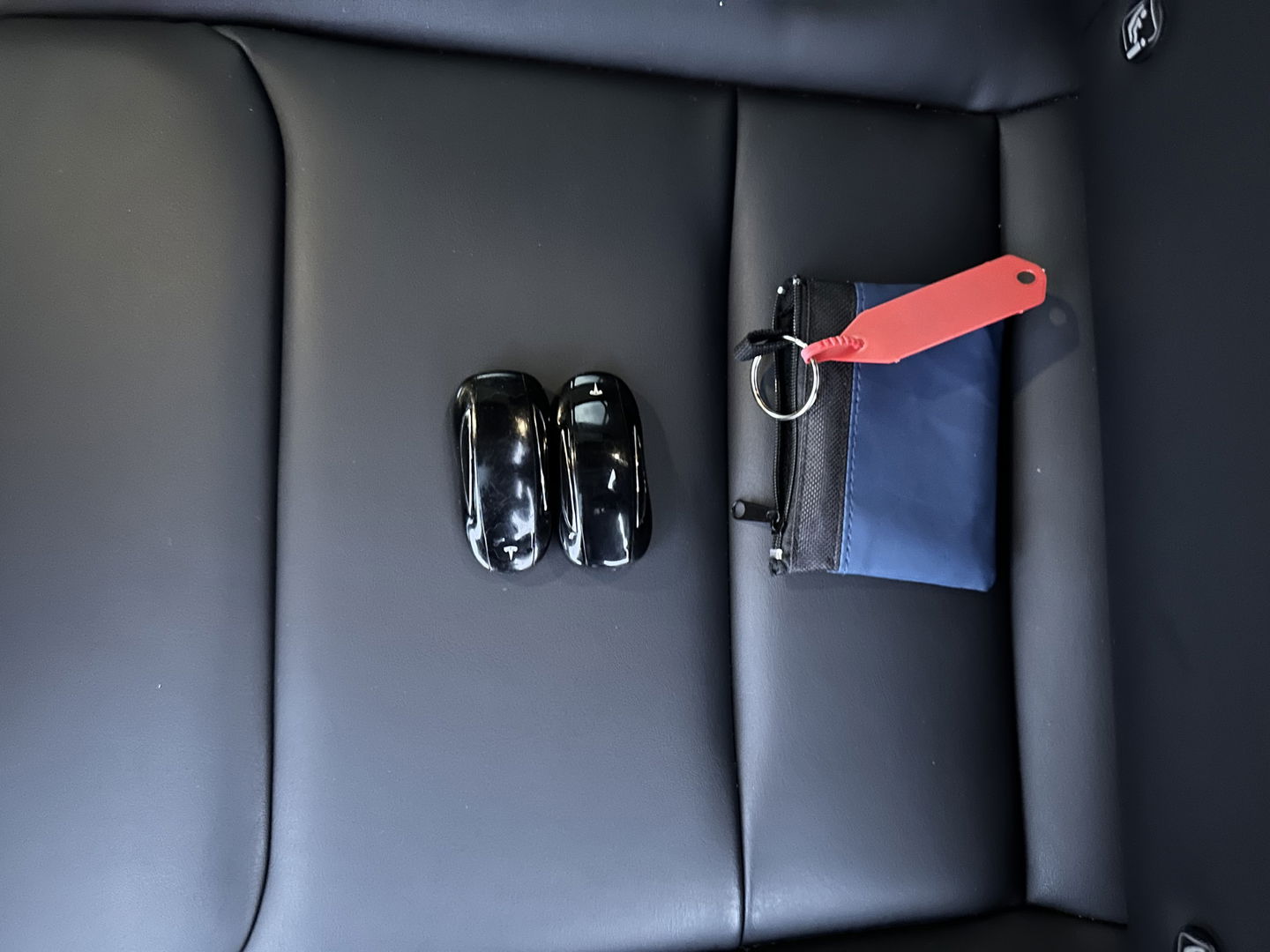 Tesla Model X Long Range [ 3-Fase ] {SOH-91%} (INCL-BTW) Aut. *PANO-WINDOW | AUTOPILOT | LEATHER | TOPVIEW | NAVI-FULLMAP | FULL-LED | AIRSUSPENSION | DIGI-COCKPIT | KEYLESS | CAMERA | DAB+ | HEATED-COMFORTSEATS | TOWBAR | 20''ALU*