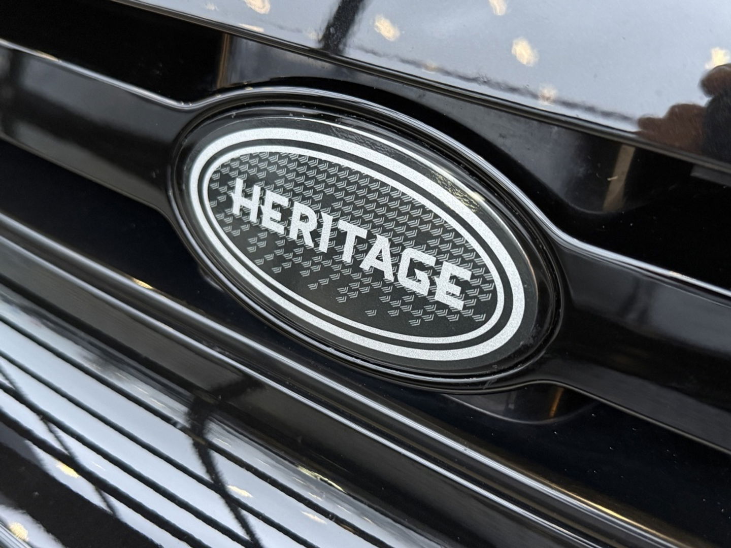 Land Rover Defender 3.0 D250 110 MHEV X-Dynamic SE Heritage Custom / grijs kenteken