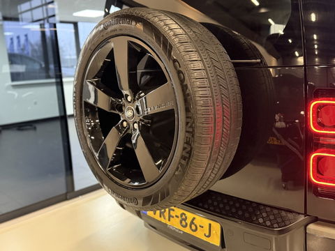 Land Rover Defender 3.0 D250 110 MHEV X-Dynamic SE Heritage Custom / grijs kenteken