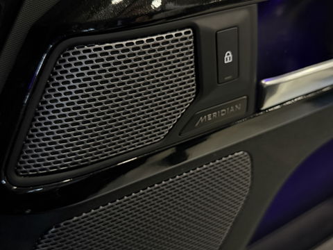 Land Rover Defender 3.0 D250 110 MHEV X-Dynamic SE Heritage Custom / grijs kenteken