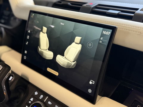 Land Rover Defender 3.0 D250 110 MHEV X-Dynamic SE Heritage Custom / grijs kenteken