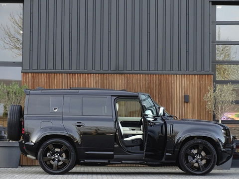 Land Rover Defender 3.0 D250 110 MHEV X-Dynamic SE Heritage Custom / grijs kenteken