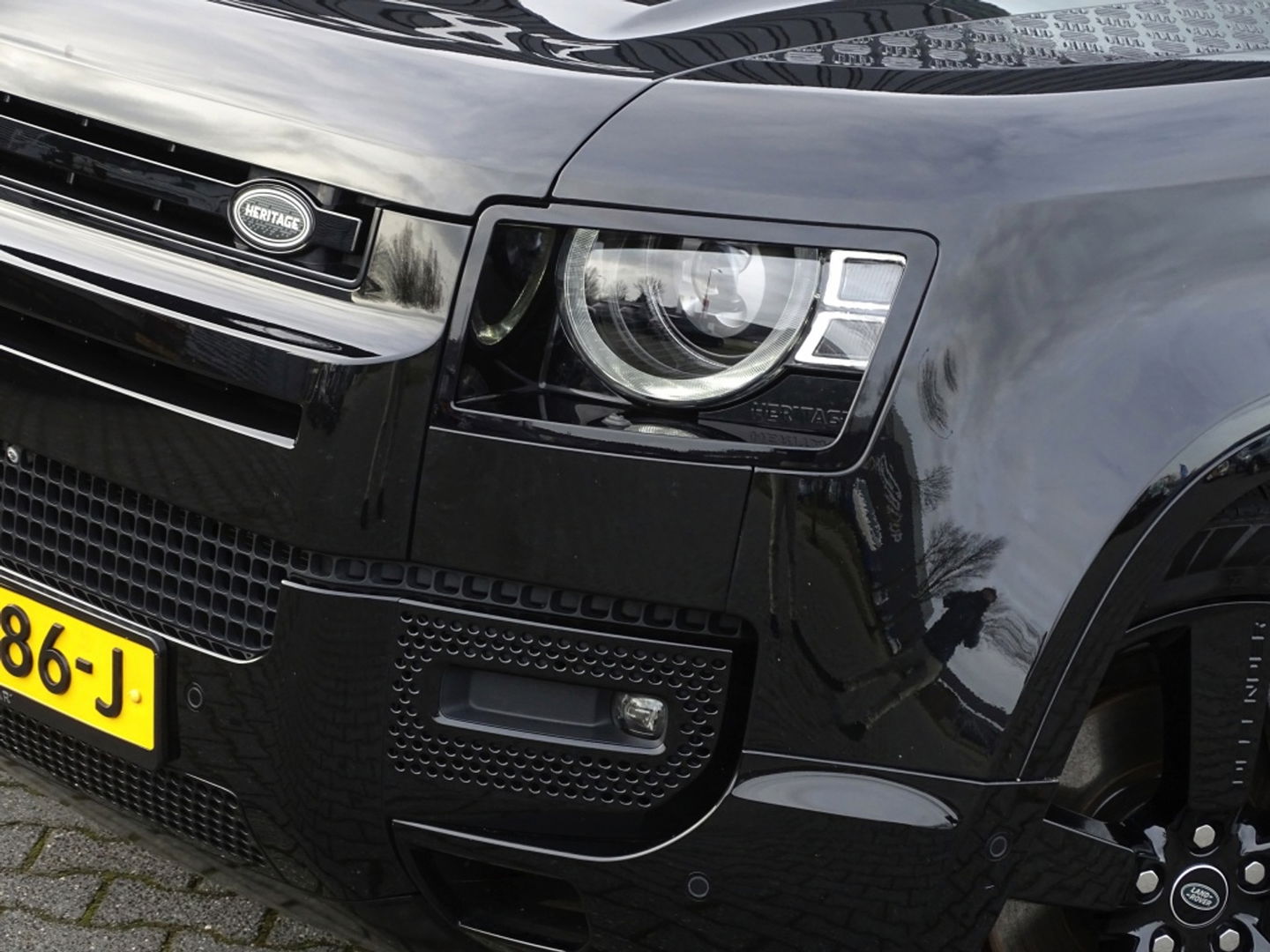 Land Rover Defender 3.0 D250 110 MHEV X-Dynamic SE Heritage Custom / grijs kenteken