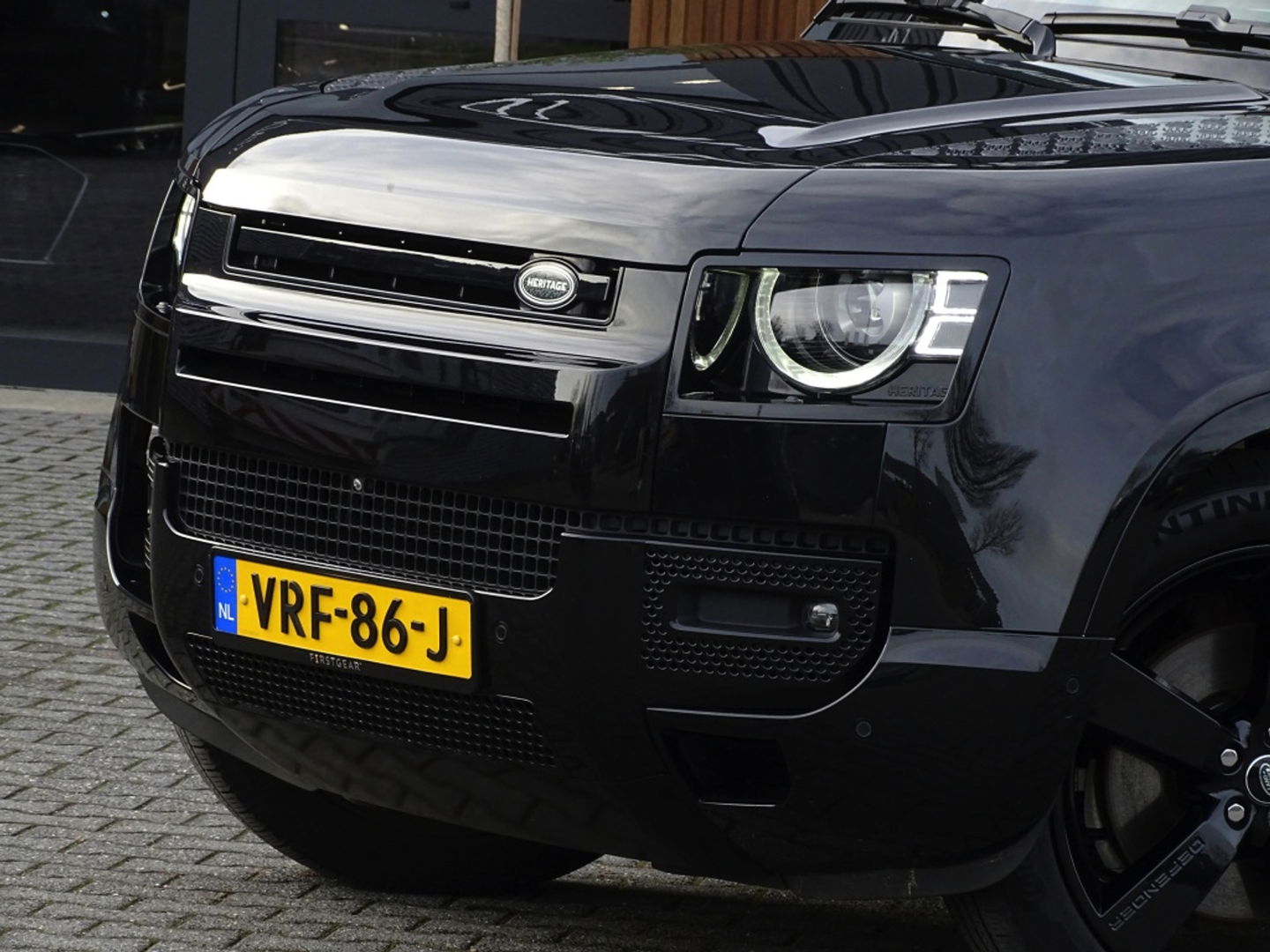 Land Rover Defender 3.0 D250 110 MHEV X-Dynamic SE Heritage Custom / grijs kenteken