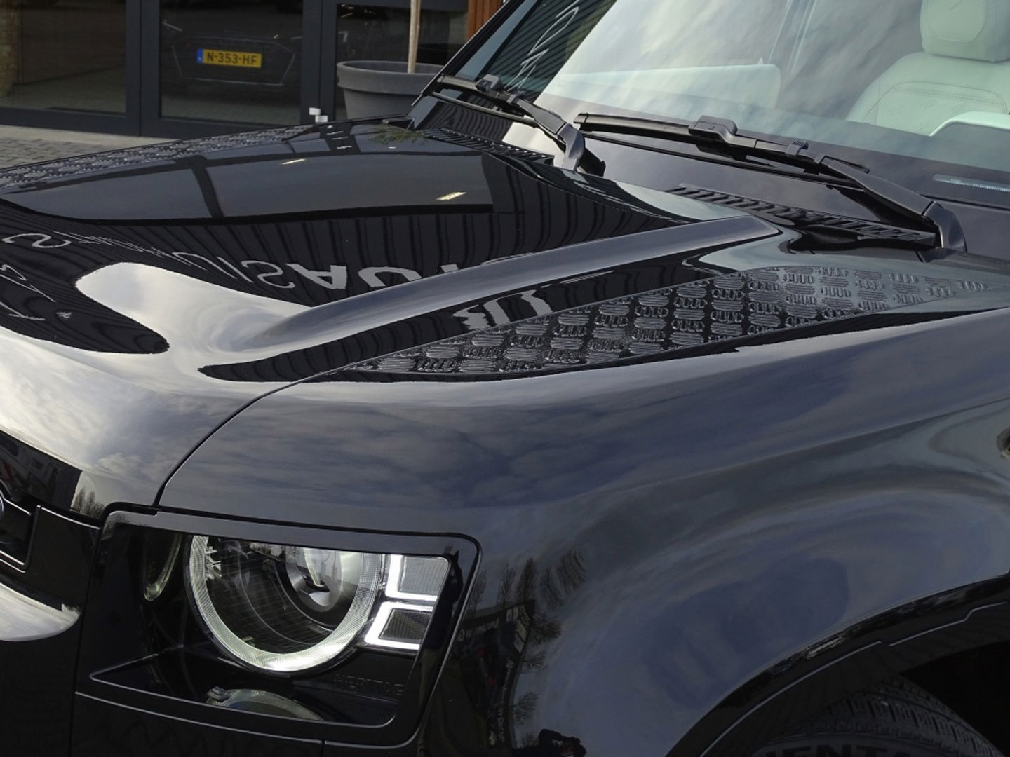 Land Rover Defender 3.0 D250 110 MHEV X-Dynamic SE Heritage Custom / grijs kenteken