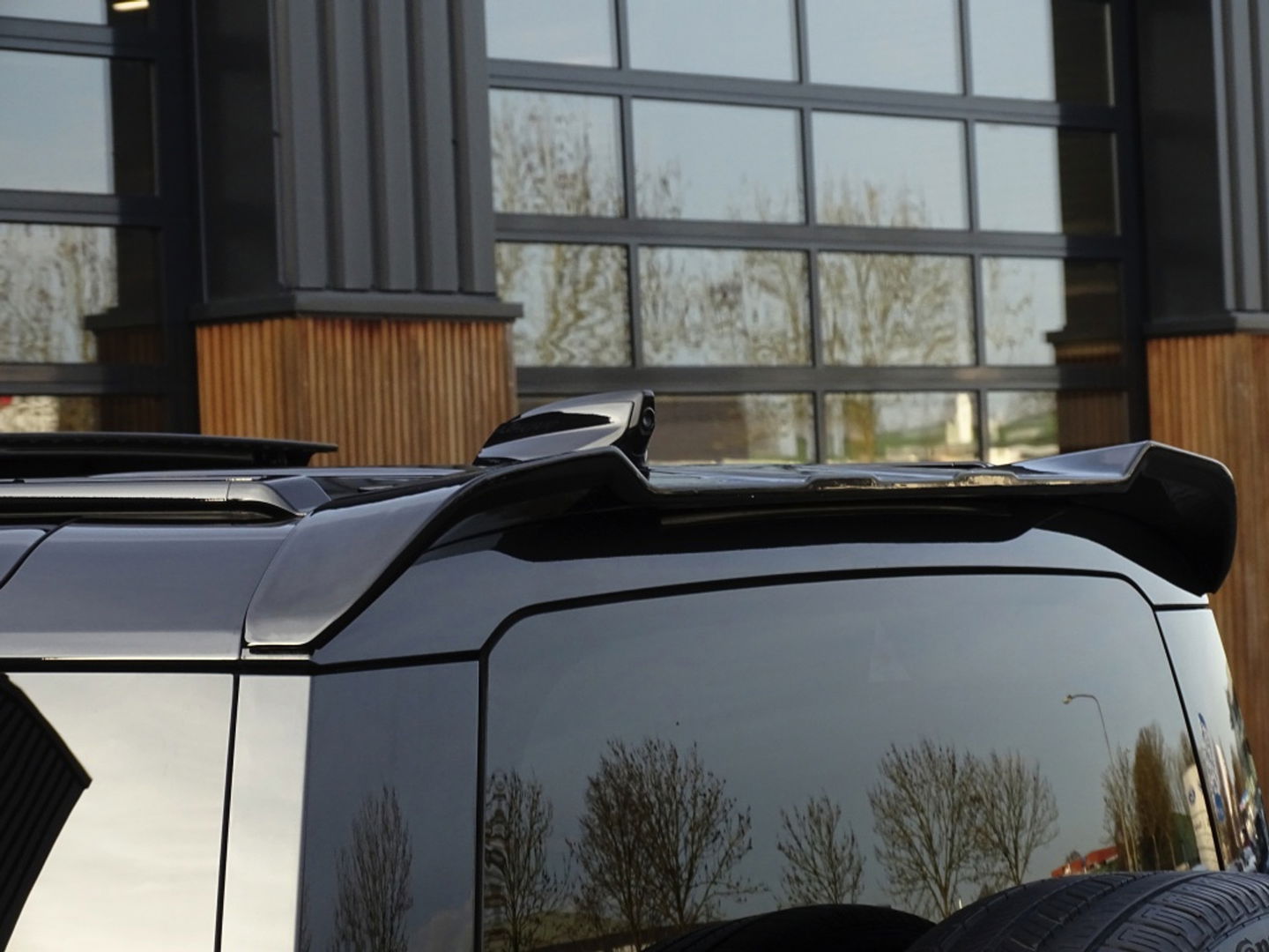 Land Rover Defender 3.0 D250 110 MHEV X-Dynamic SE Heritage Custom / grijs kenteken