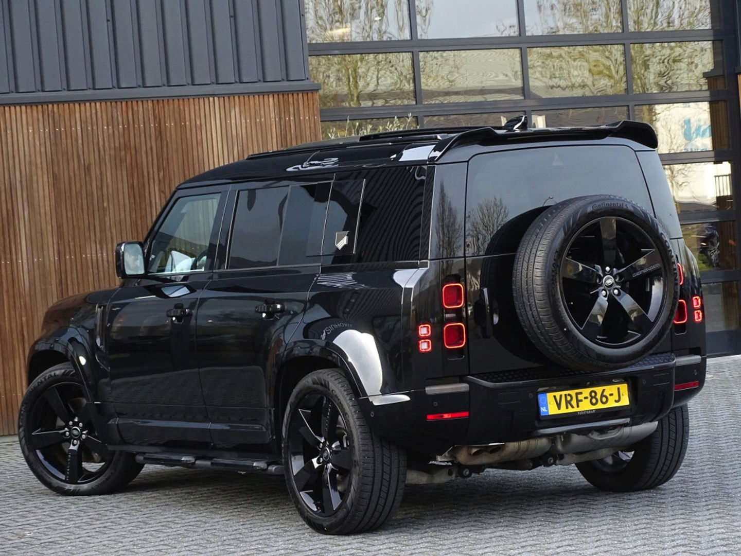 Land Rover Defender 3.0 D250 110 MHEV X-Dynamic SE Heritage Custom / grijs kenteken