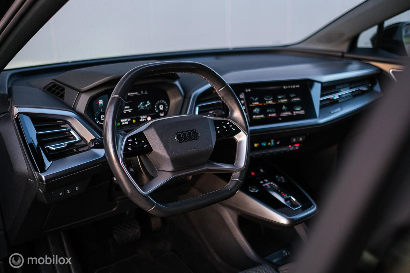 Audi Q4 Sportback e-tron 40 Advanced edition 77 kWh | Sportstoelen | Camera | ACC | NL auto NAP |