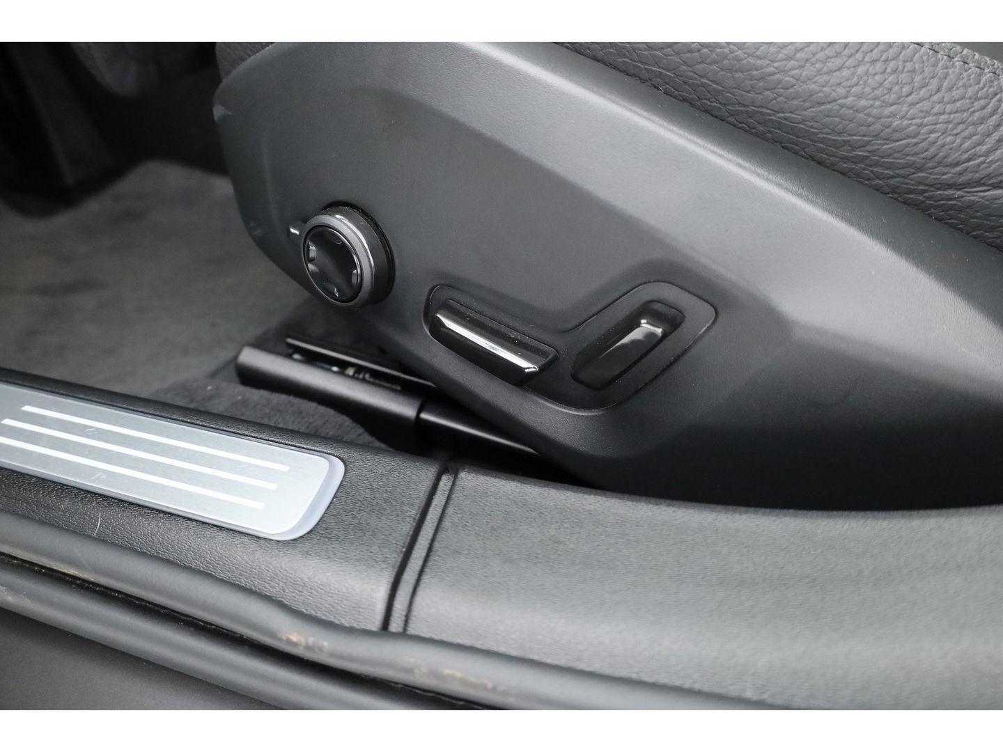 Volvo V90 2.0 T6 Plug-in hybrid AWD Ultra Dark | Pano-dak | Head-up | 360 camera | Elek. stoelen | H&K Audio |