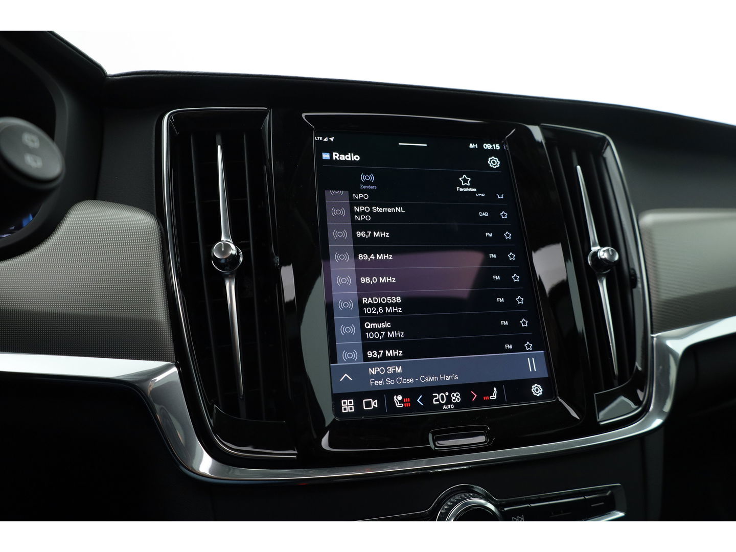 Volvo V90 2.0 T6 Plug-in hybrid AWD Ultra Dark | Pano-dak | Head-up | 360 camera | Elek. stoelen | H&K Audio |