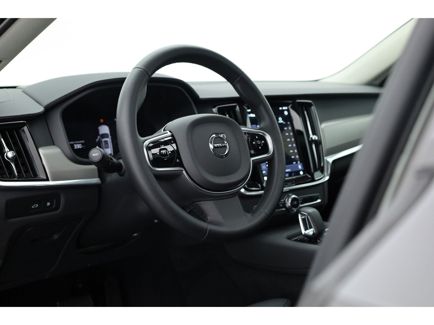 Volvo V90 2.0 T6 Plug-in hybrid AWD Ultra Dark | Pano-dak | Head-up | 360 camera | Elek. stoelen | H&K Audio |