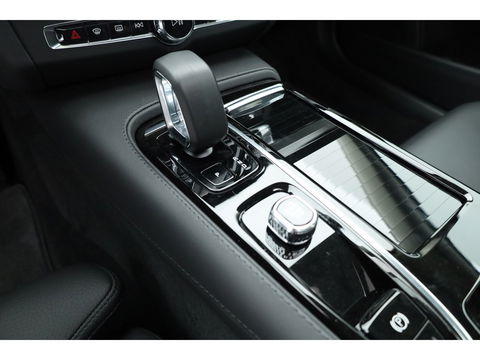 Volvo V90 2.0 T6 Plug-in hybrid AWD Ultra Dark | Pano-dak | Head-up | 360 camera | Elek. stoelen | H&K Audio |