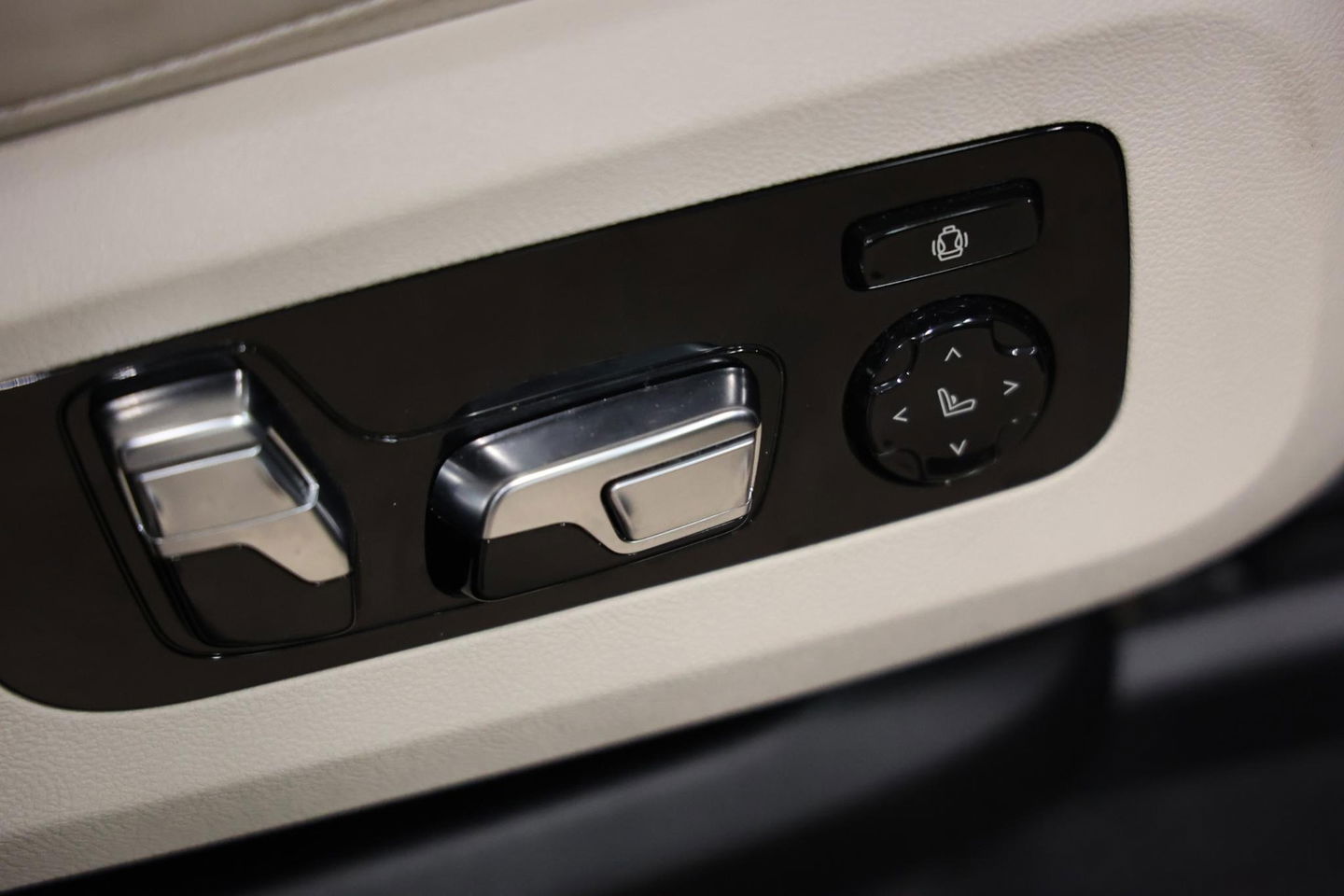 BMW X5 xDrive45e PANORAMA SKY LOUNGE TREKHAAK MASSAGE