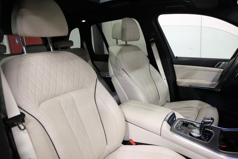 BMW X5 xDrive45e PANORAMA SKY LOUNGE TREKHAAK MASSAGE