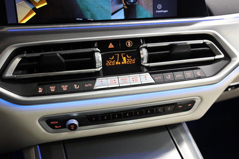 BMW X5 xDrive45e PANORAMA SKY LOUNGE TREKHAAK MASSAGE