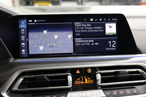 BMW X5 xDrive45e PANORAMA SKY LOUNGE TREKHAAK MASSAGE