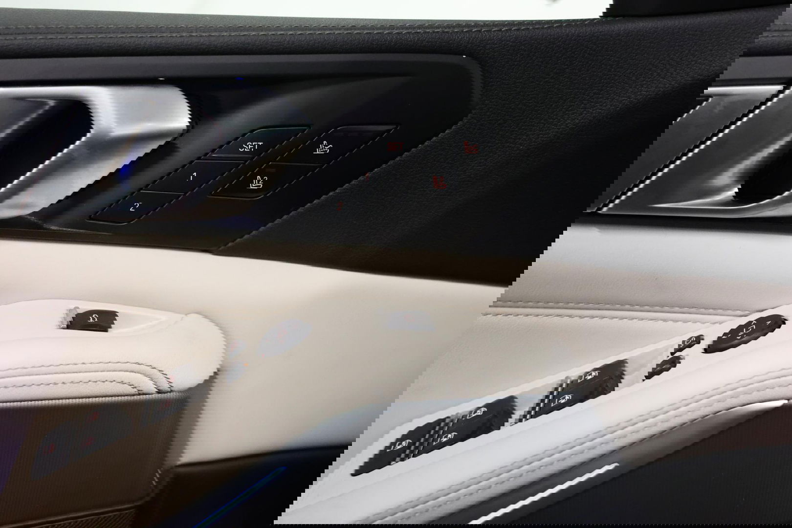 BMW X5 xDrive45e PANORAMA SKY LOUNGE TREKHAAK MASSAGE