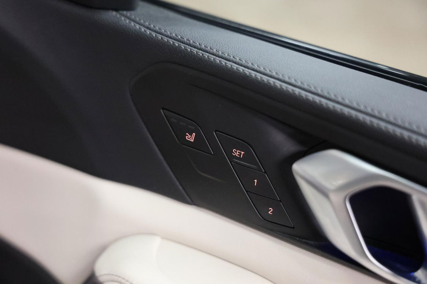 BMW X5 xDrive45e PANORAMA SKY LOUNGE TREKHAAK MASSAGE