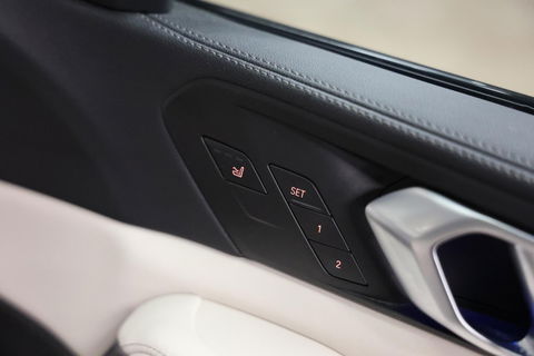 BMW X5 xDrive45e PANORAMA SKY LOUNGE TREKHAAK MASSAGE