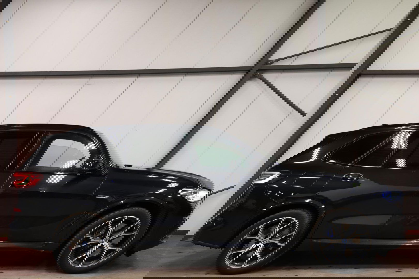 BMW X5 xDrive45e PANORAMA SKY LOUNGE TREKHAAK MASSAGE