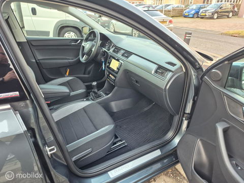 Škoda Rapid 1.2 TSI JOY Pano, Clima, Navi, Trekhaak, Stoelvw