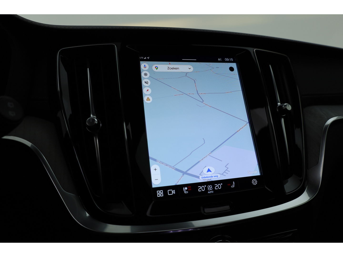 Volvo V60 2.0 T8 AWD Ultra Dark | Full Option |  Bowers & Wilkins | Massage | Trekhaak | HUD |