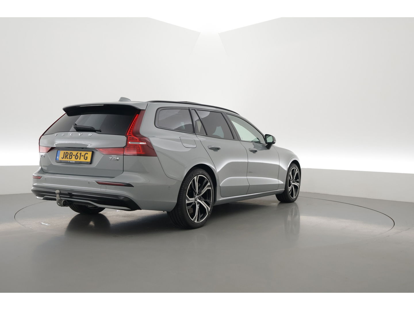 Volvo V60 2.0 T8 AWD Ultra Dark | Full Option |  Bowers & Wilkins | Massage | Trekhaak | HUD |