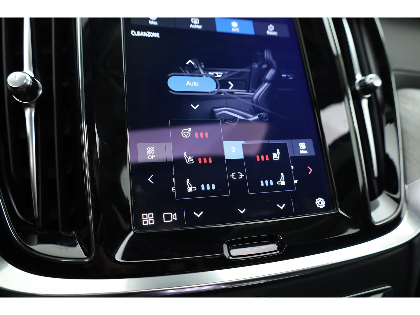 Volvo V60 2.0 T8 AWD Ultra Dark | Full Option |  Bowers & Wilkins | Massage | Trekhaak | HUD |