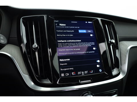 Volvo V60 2.0 T8 AWD Ultra Dark | Full Option |  Bowers & Wilkins | Massage | Trekhaak | HUD |