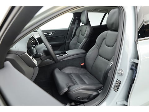 Volvo V60 2.0 T8 AWD Ultra Dark | Full Option |  Bowers & Wilkins | Massage | Trekhaak | HUD |