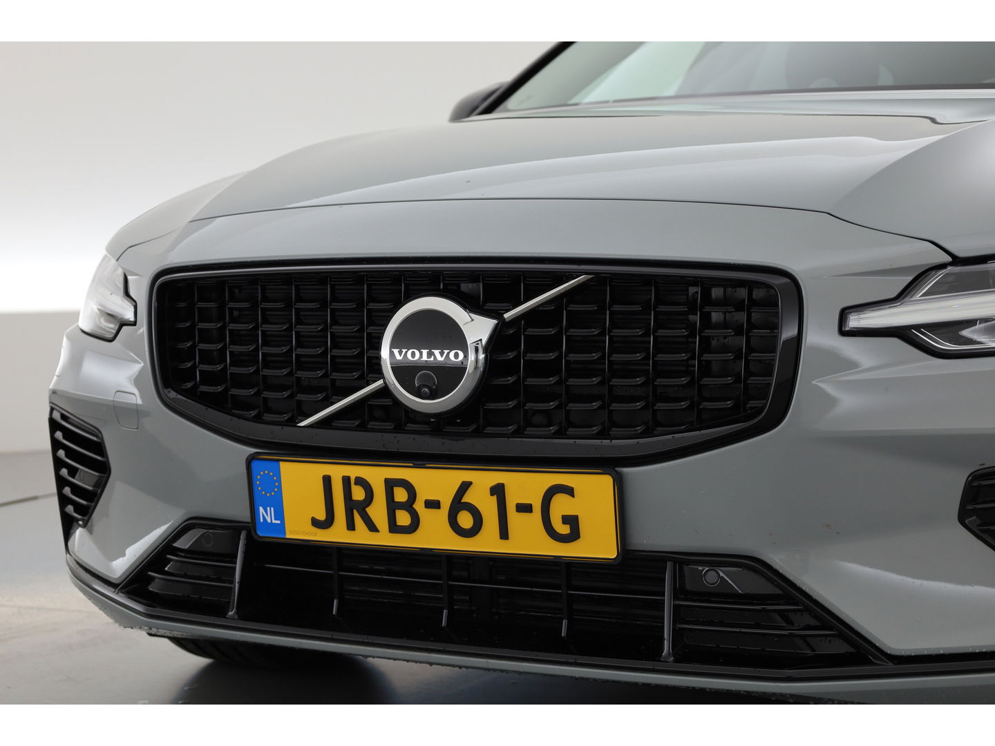 Volvo V60 2.0 T8 AWD Ultra Dark | Full Option |  Bowers & Wilkins | Massage | Trekhaak | HUD |